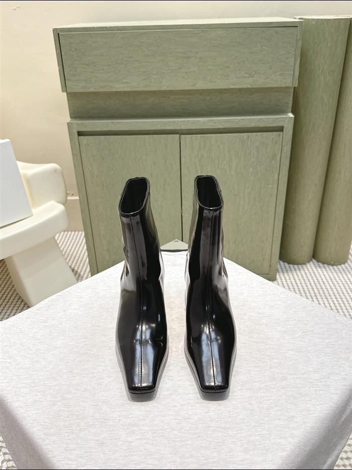 2025112817449947 360